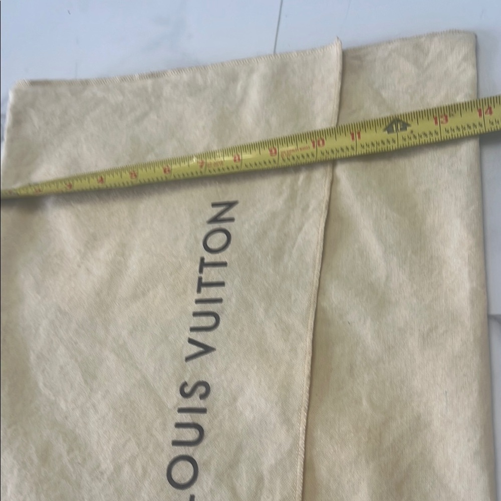 Louis Vuitton Cream Dust Bag 16 x 14 XL - Picture 3 of 3